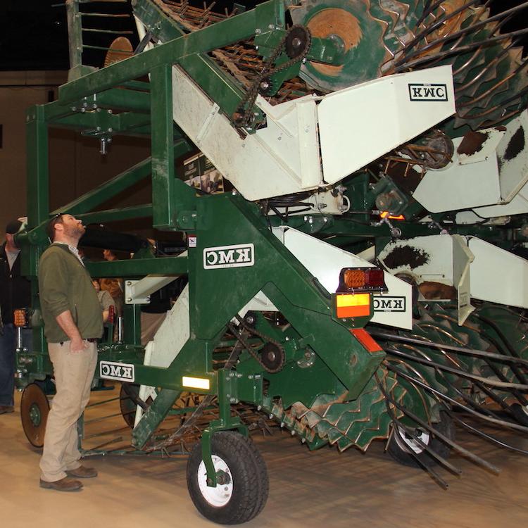 Farm bill, crop tips & awards highlight annual Georgia Peanut Farm Show